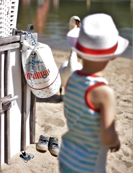 N698 Brunette Beach Girl Child Panel